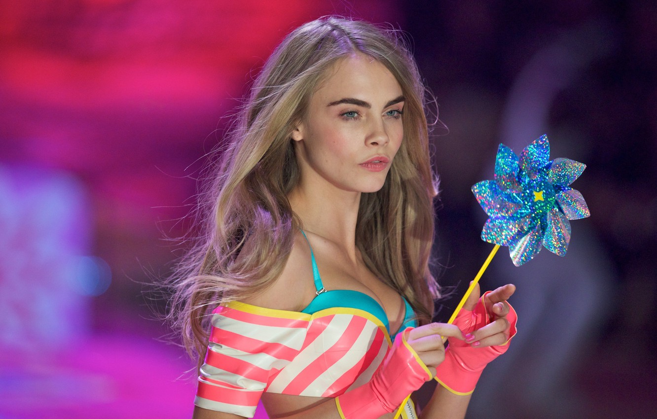 Beautiful Cara Delevingne 2017 Wallpapers