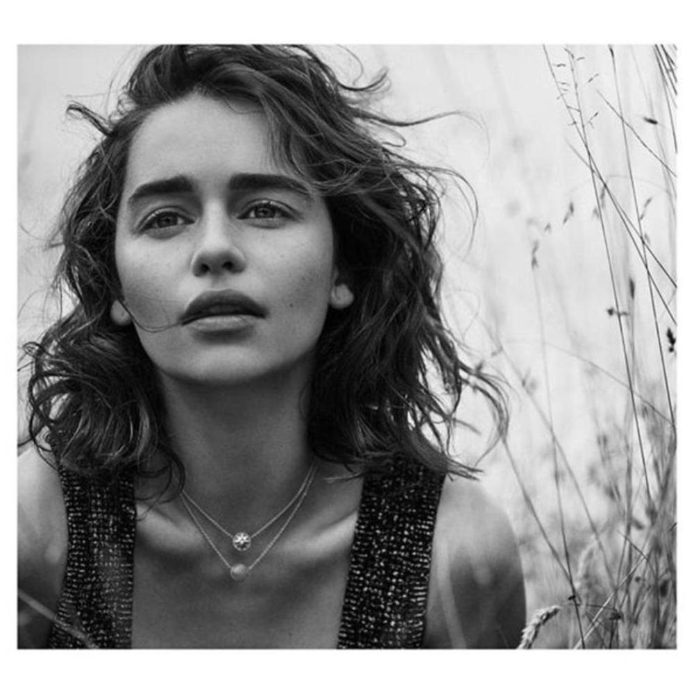 Beautiful Emilia Clarke Monochrome Wallpapers