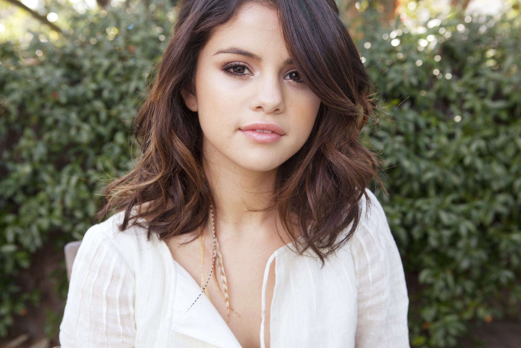 Beautiful Selena Gomez Face Wallpapers