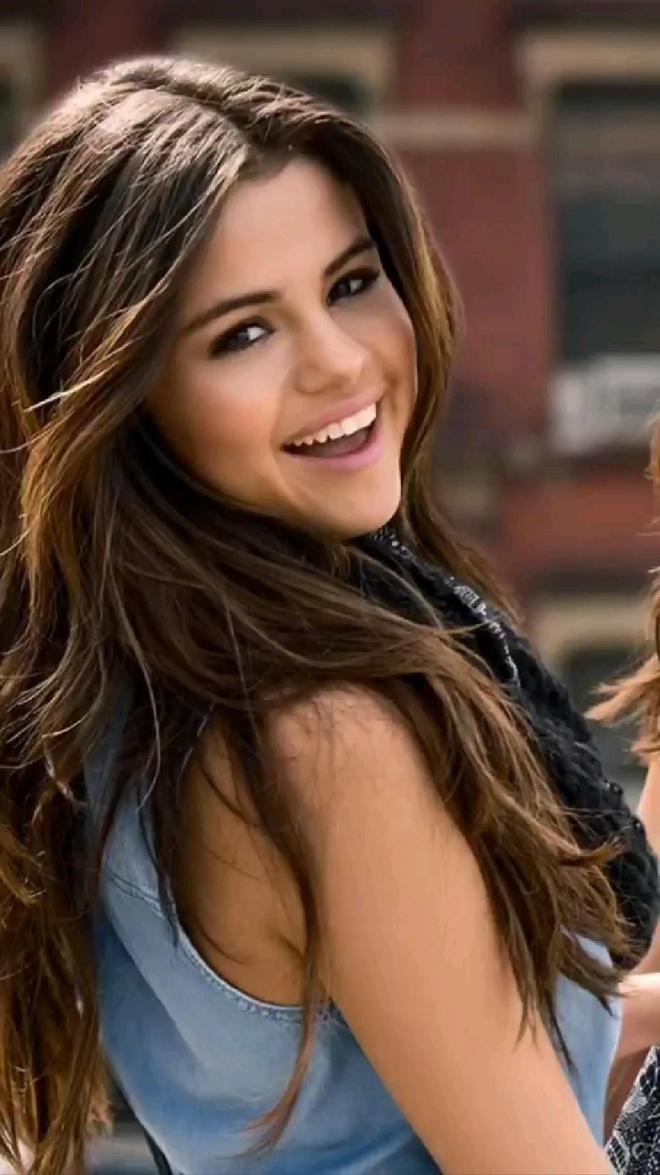 Beautiful Selena Gomez Face 2020 Wallpapers