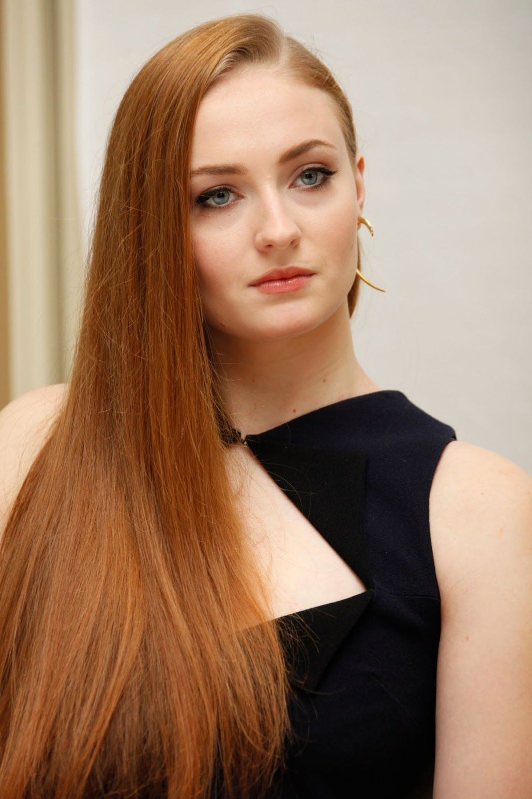 Beautiful Sophie Turner Wallpapers