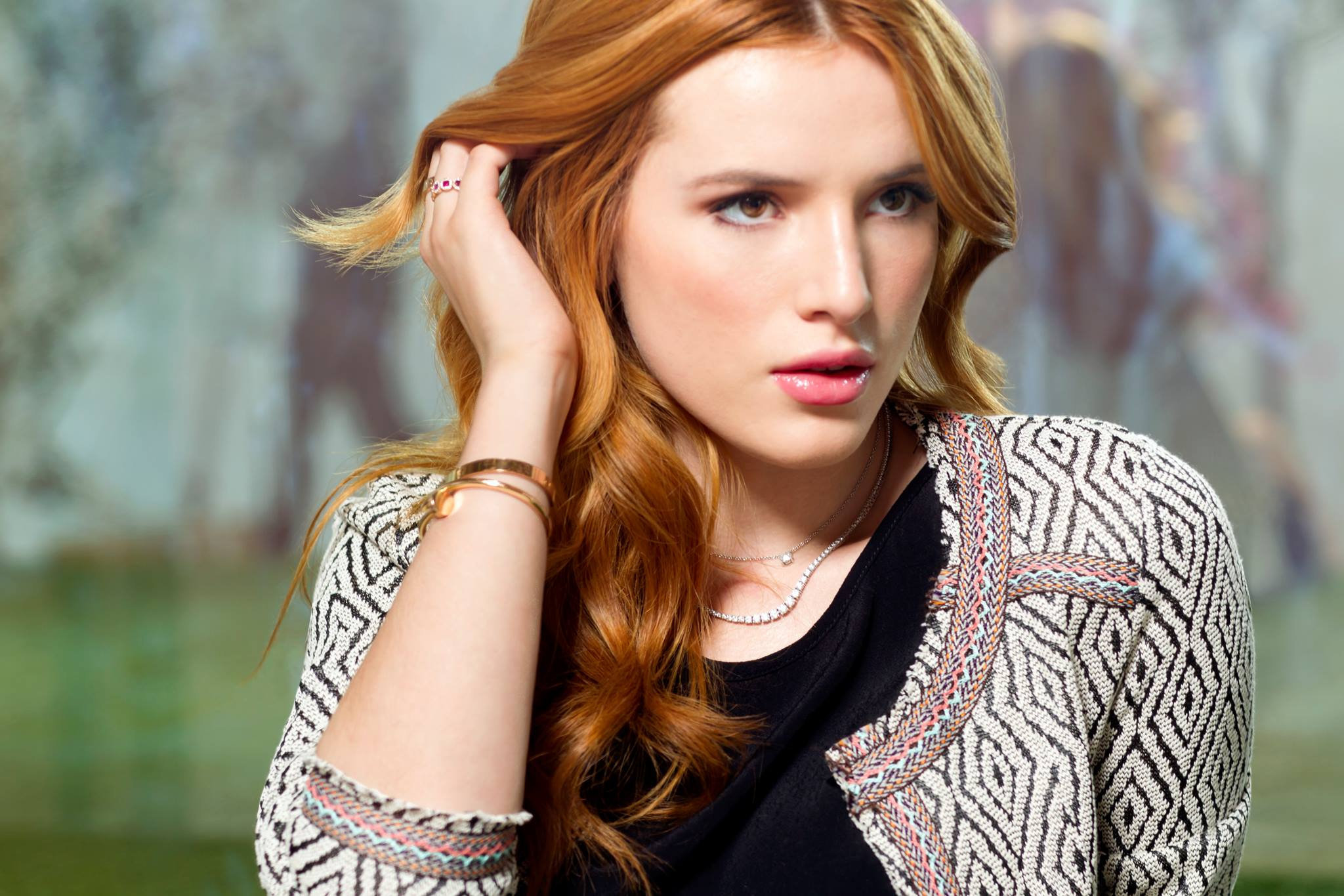 Bella Thorne American Wallpapers