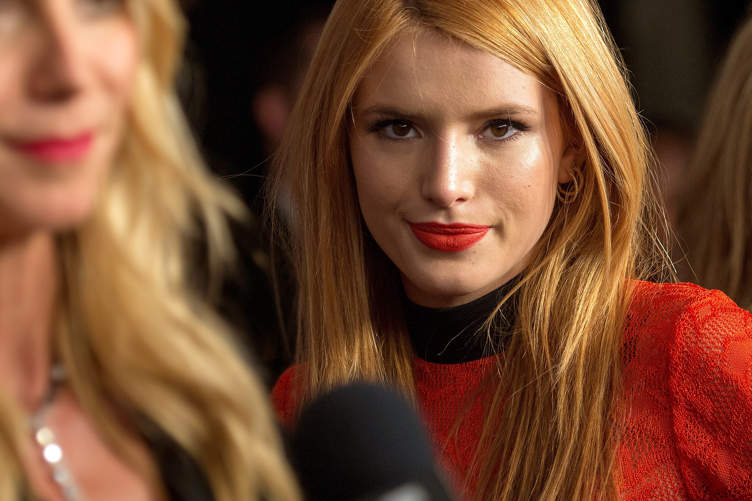 Bella Thorne Beautiful Face Wallpapers