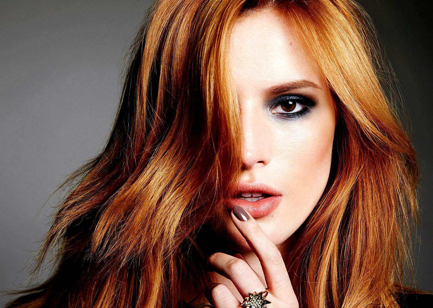 Bella Thorne Sexy In Red 2017 Wallpapers