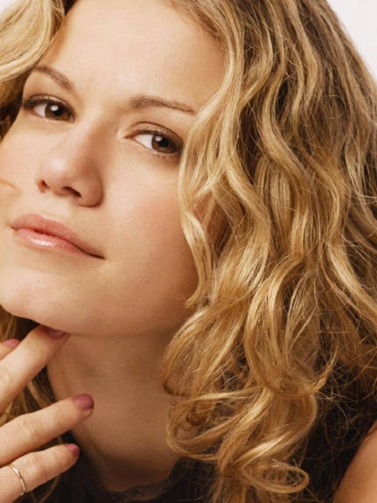 Bethany Joy Lenz Wallpapers