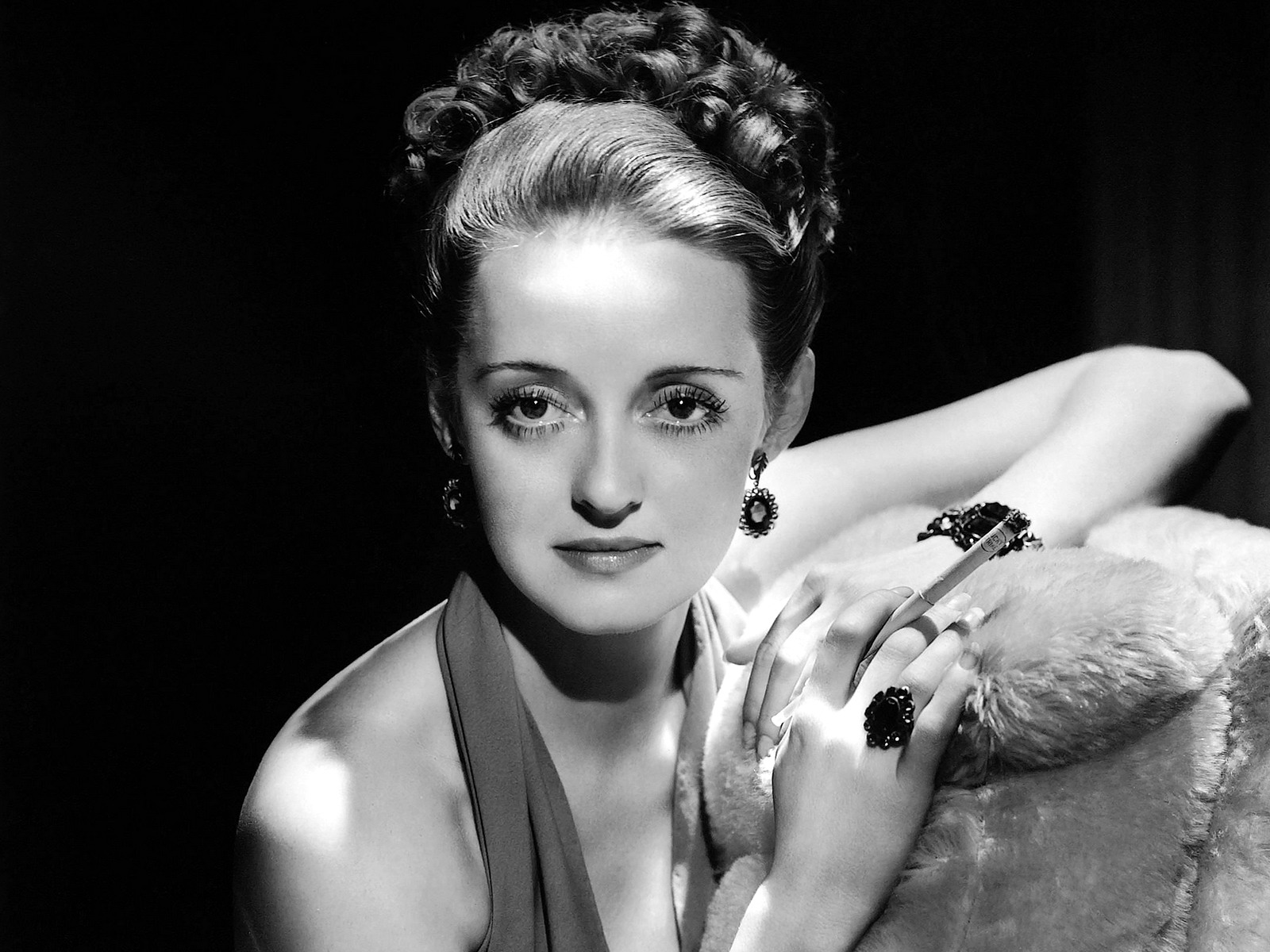 Bette Davis Wallpapers