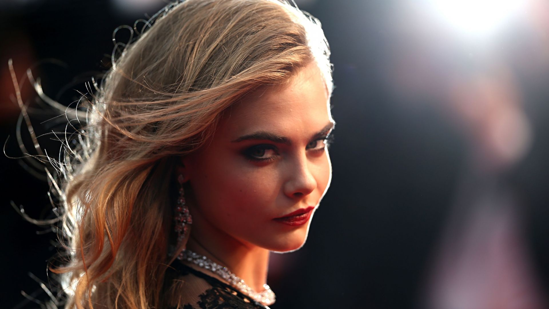 Blonde Cara Delevingne 2020 Wallpapers