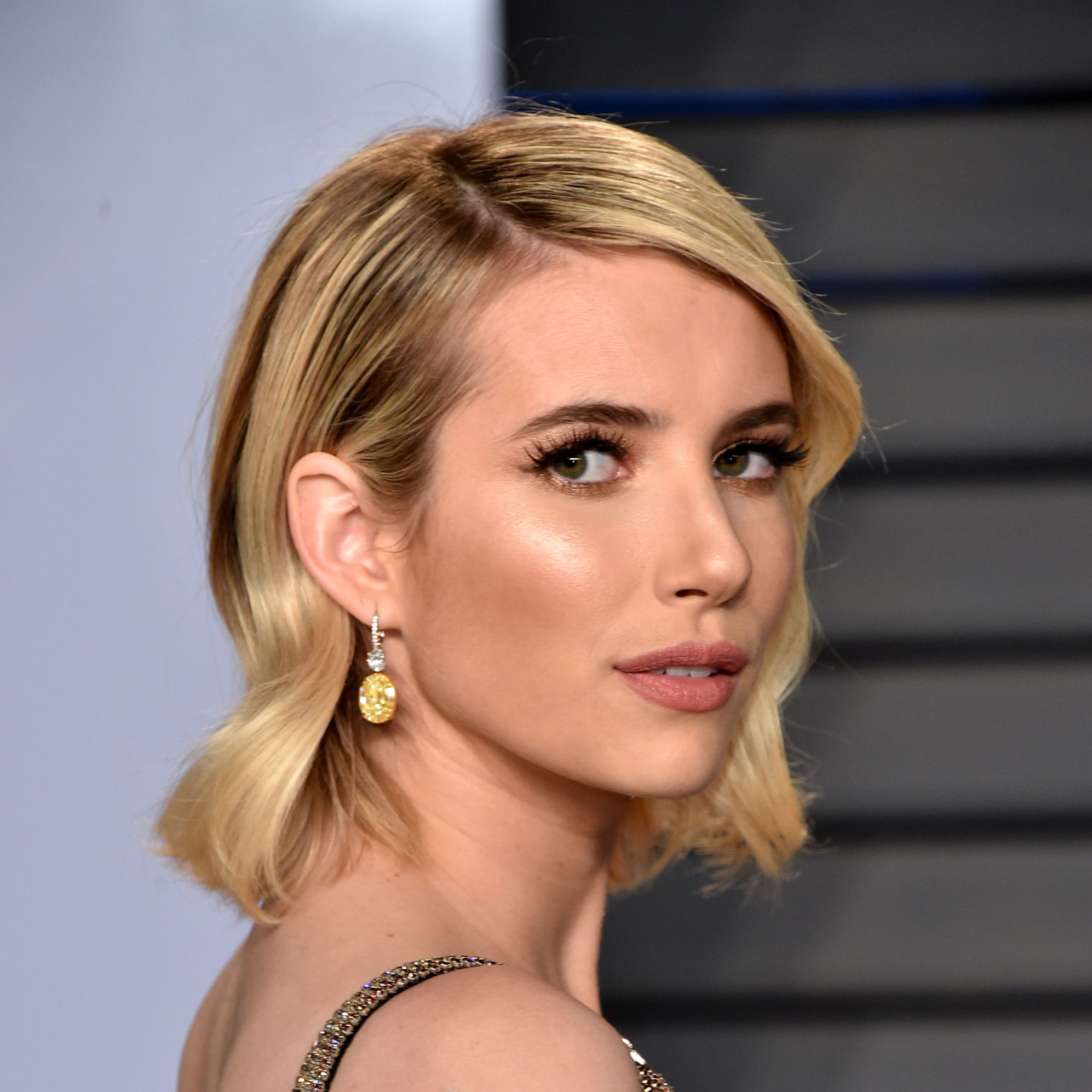 Blonde Emma Roberts 2018 Wallpapers