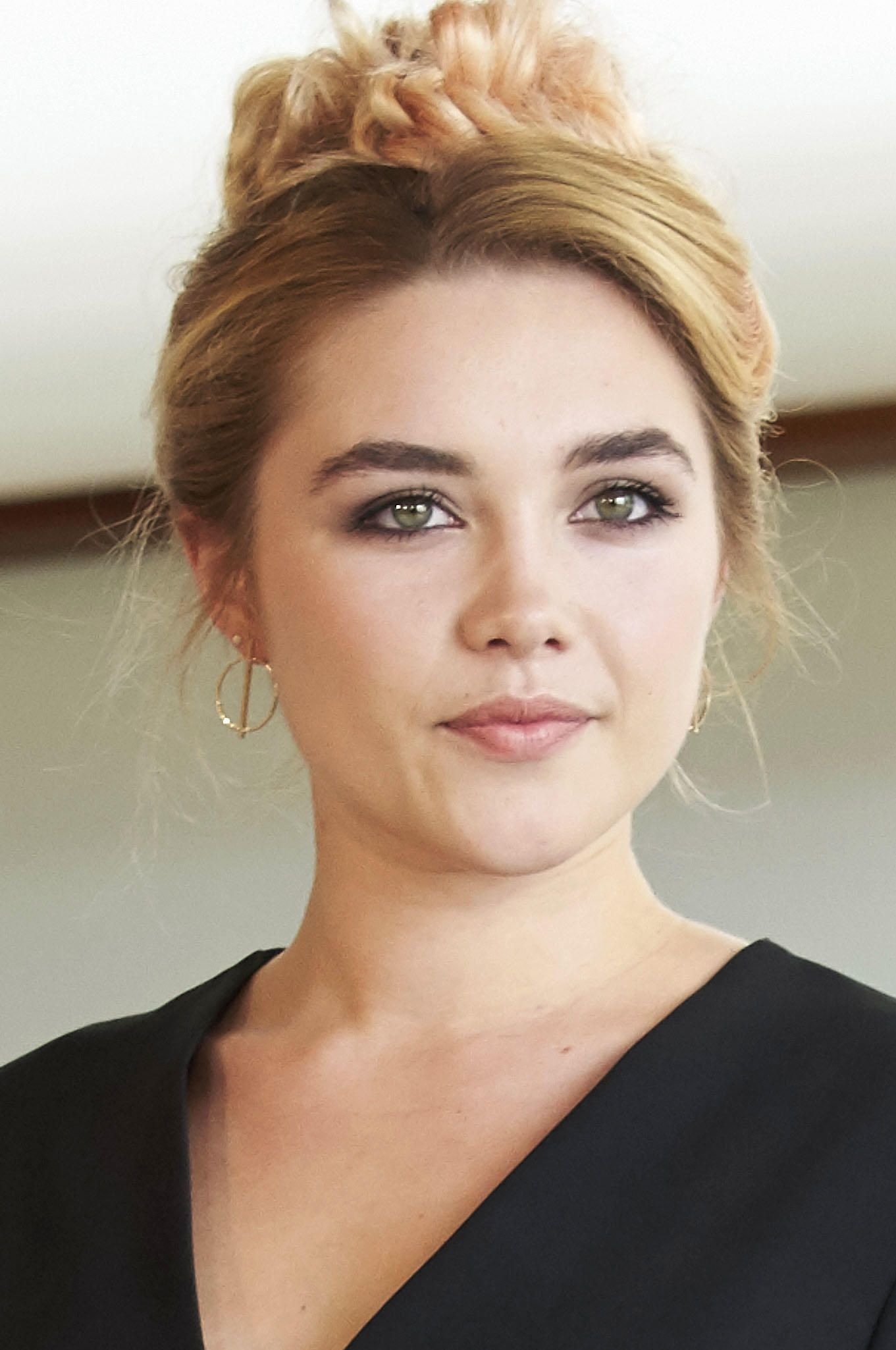 Blonde Florence Pugh Wallpapers