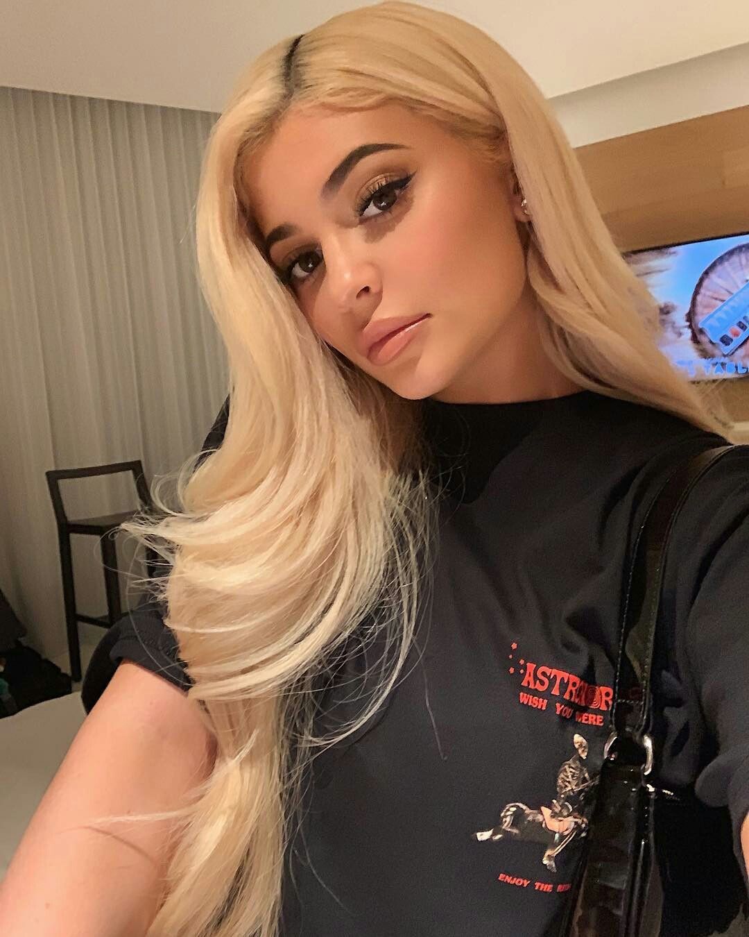 Blonde Kylie Jenner Wallpapers