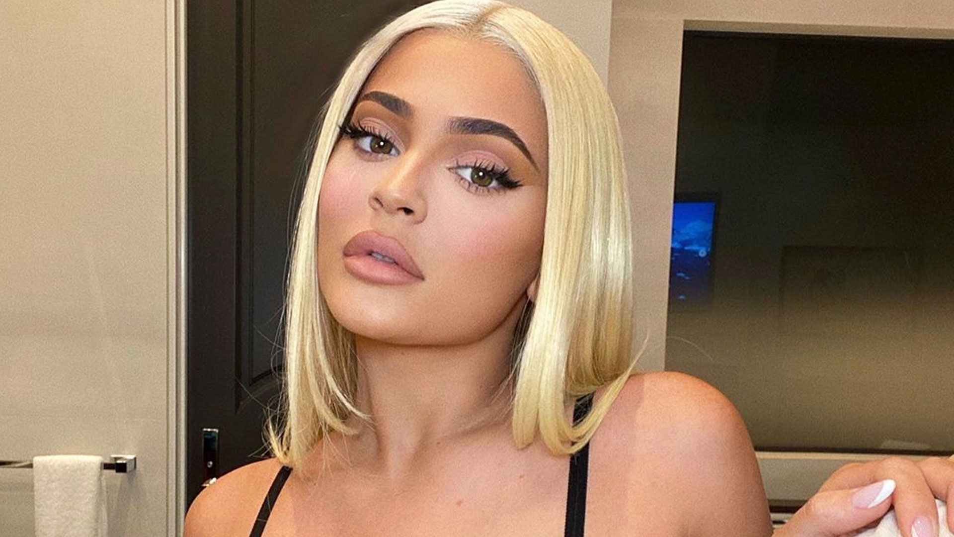 Blonde Kylie Jenner Wallpapers