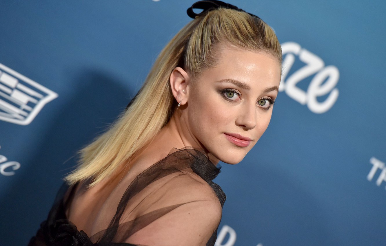 Blonde Lili Reinhart Wallpapers