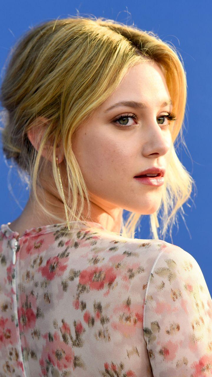 Blonde Lili Reinhart Wallpapers