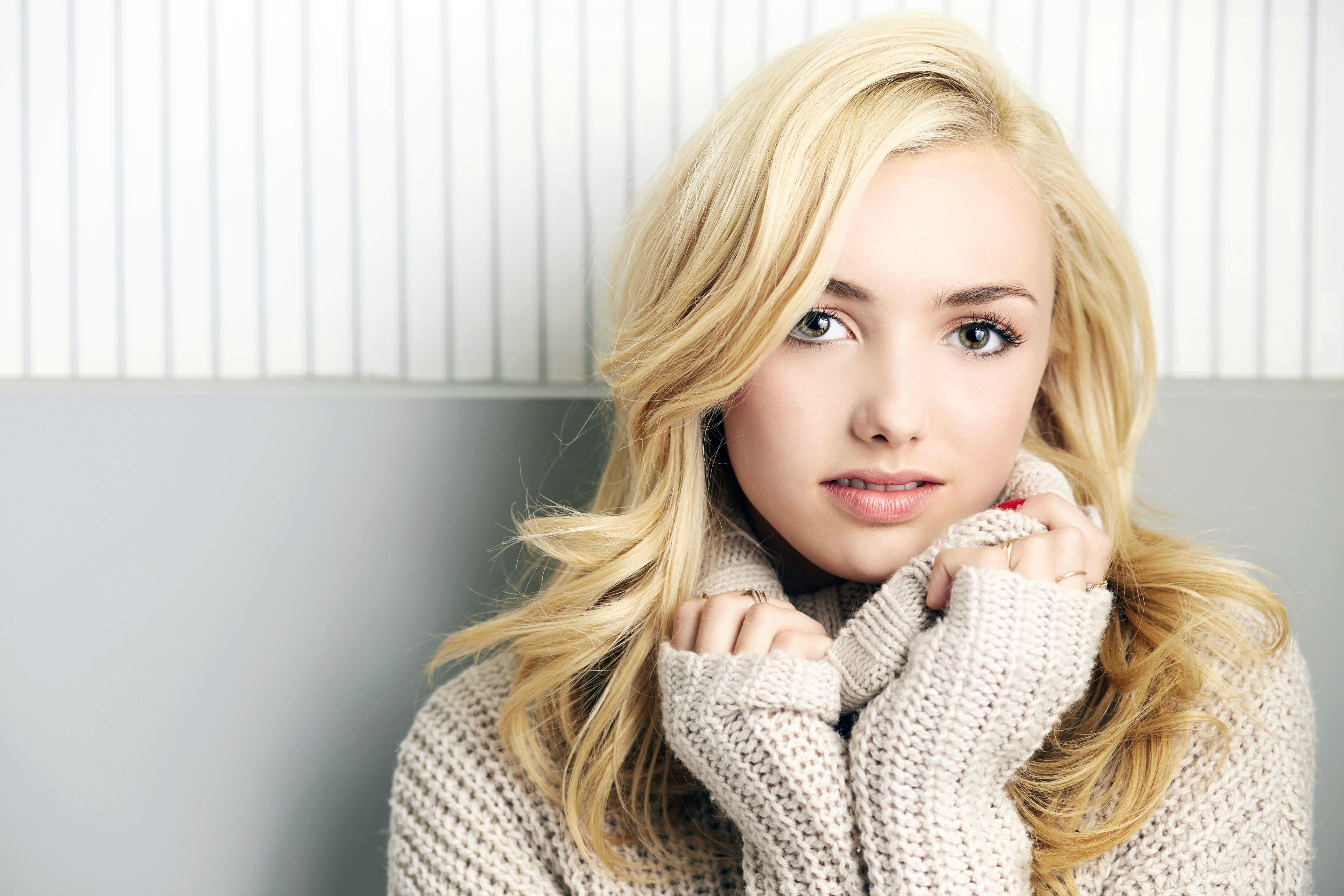 Blonde Peyton List Face 2019 Wallpapers