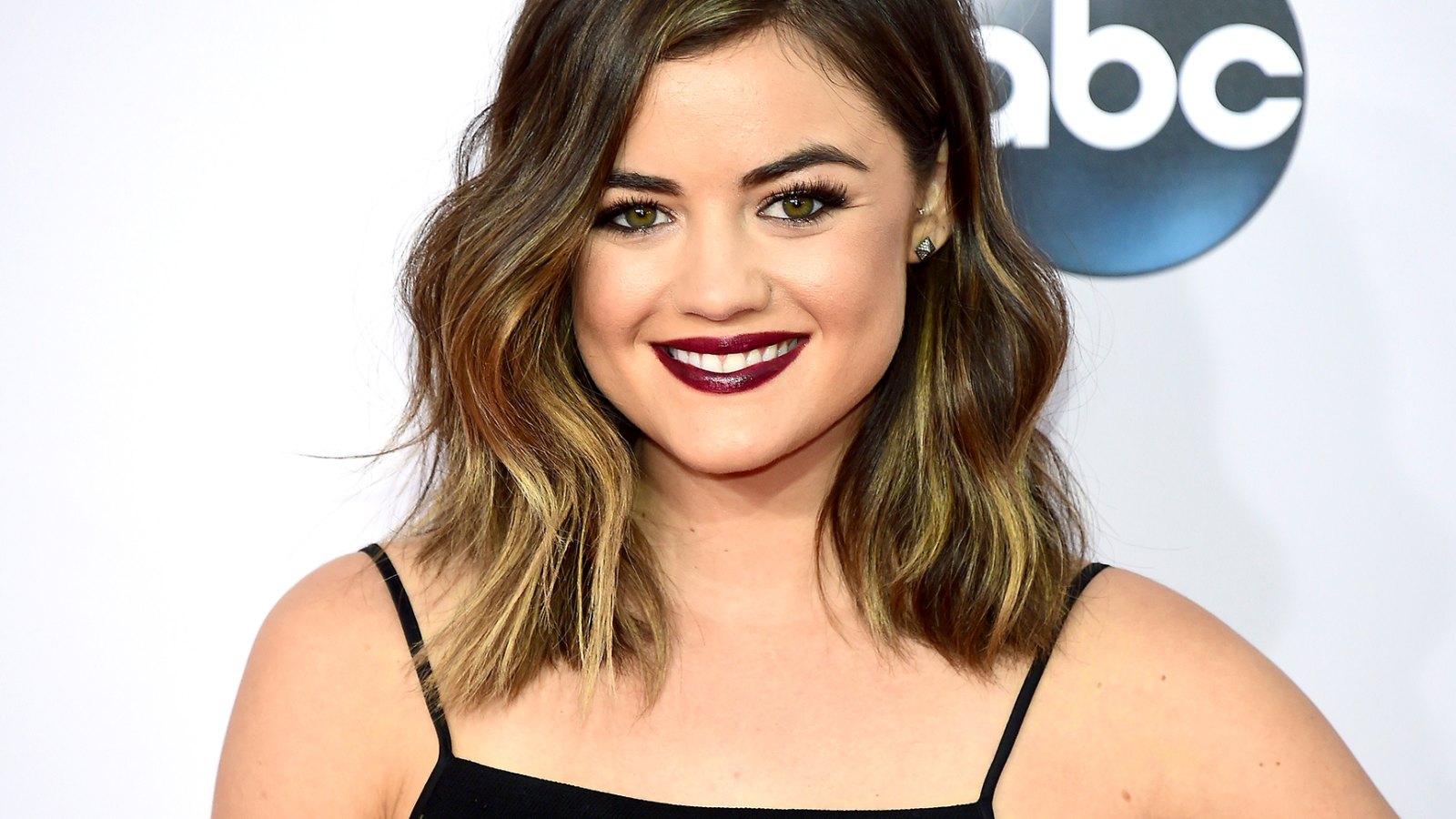 Brunette Lucy Hale Short Hair Wallpapers