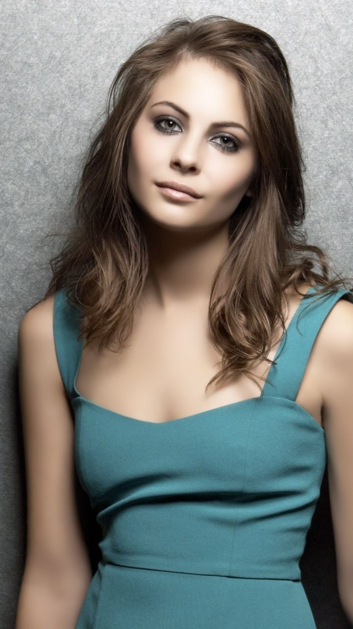 Brunette Willa Holland American Wallpapers