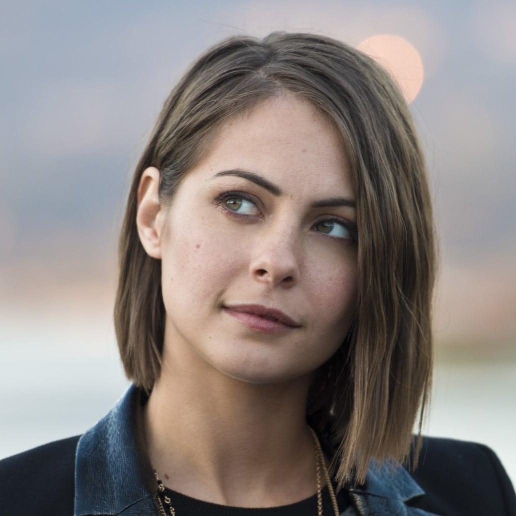 Brunette Willa Holland American Wallpapers