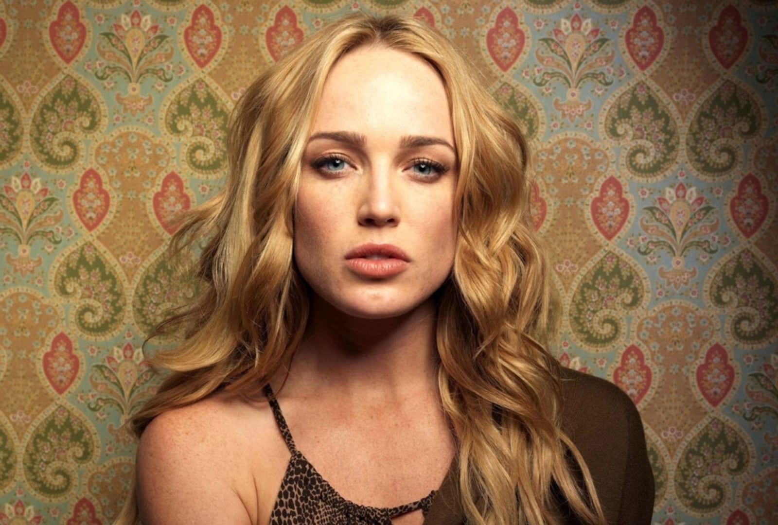 Caity Lotz Wallpapers