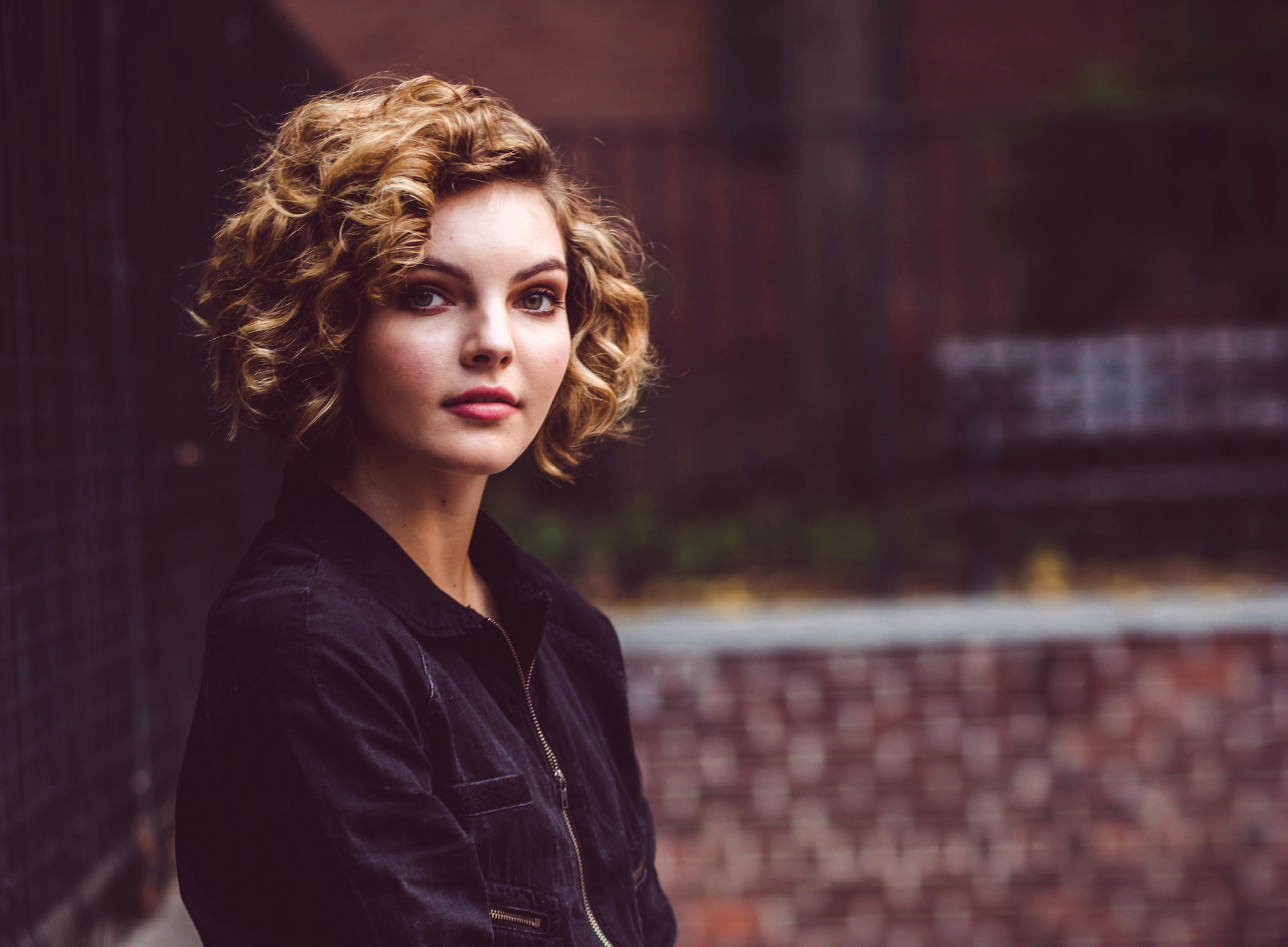 Camren Bicondova Beautiful Magazine Shoot Wallpapers