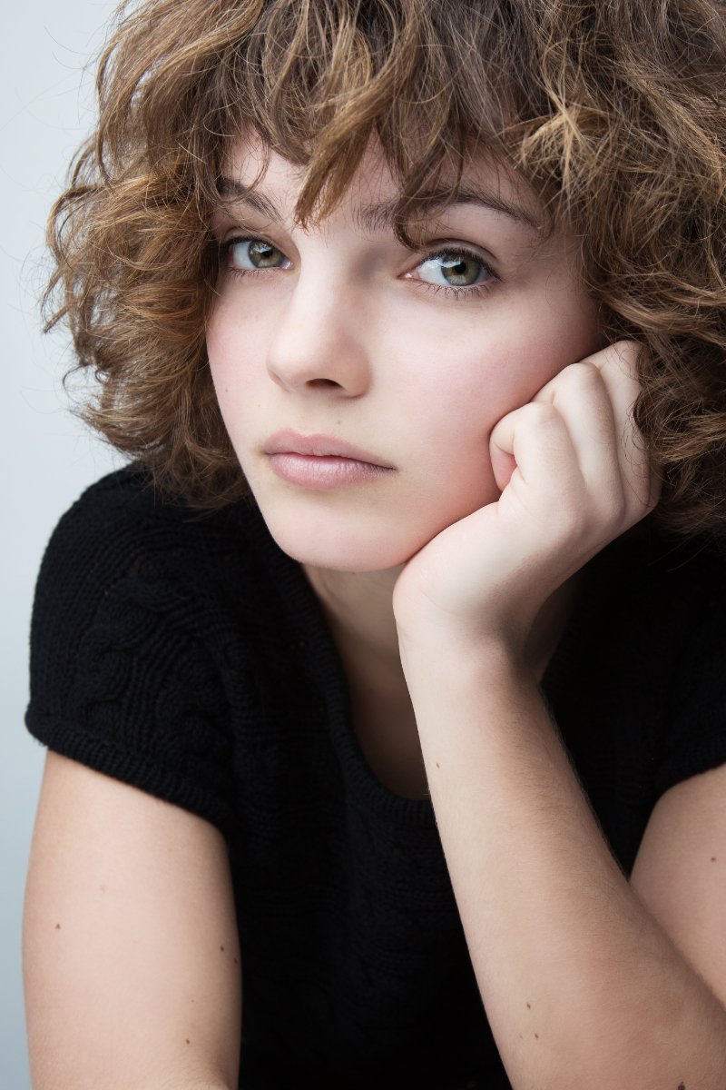 Camren Bicondova Beautiful Magazine Shoot Wallpapers