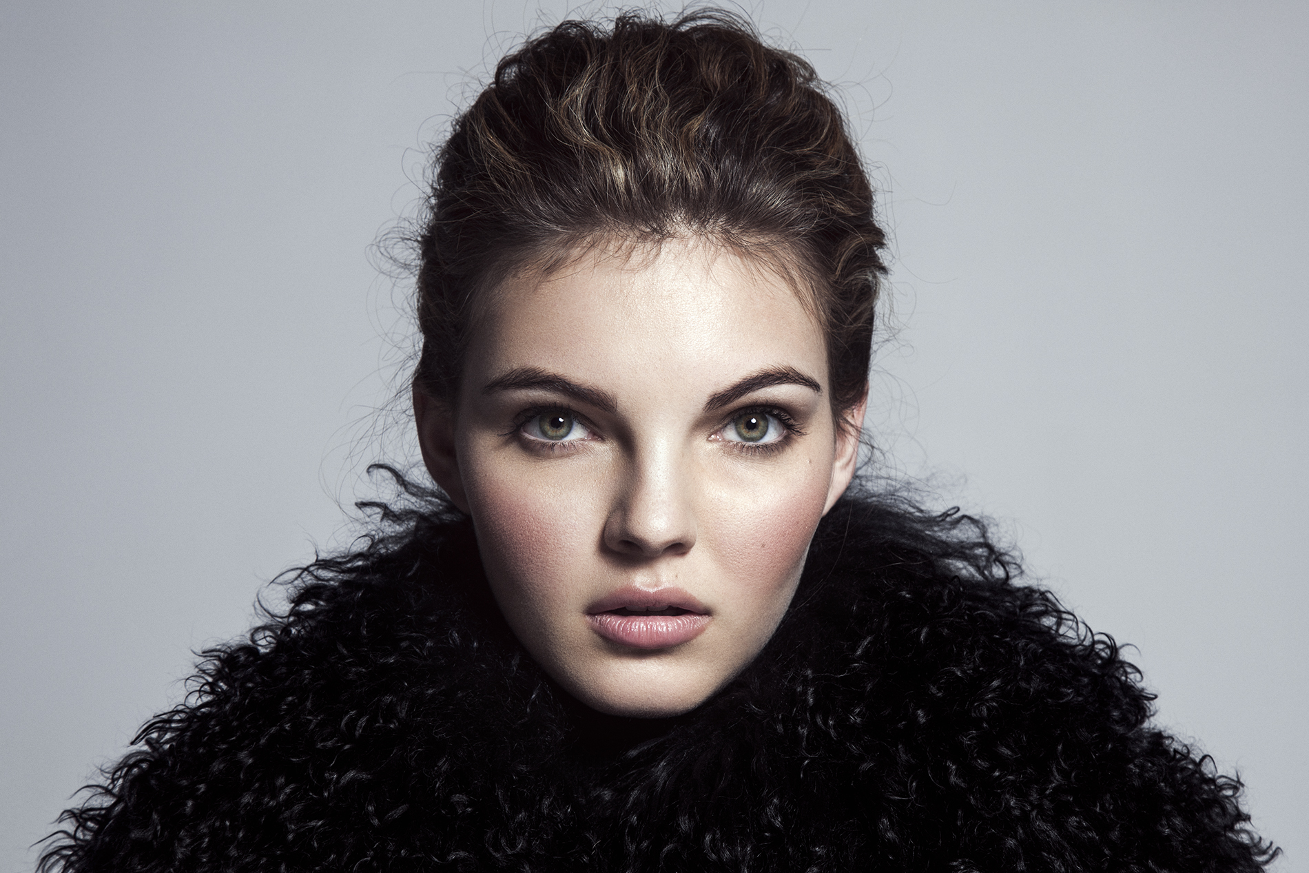 Camren Bicondova Beautiful Magazine Shoot Wallpapers