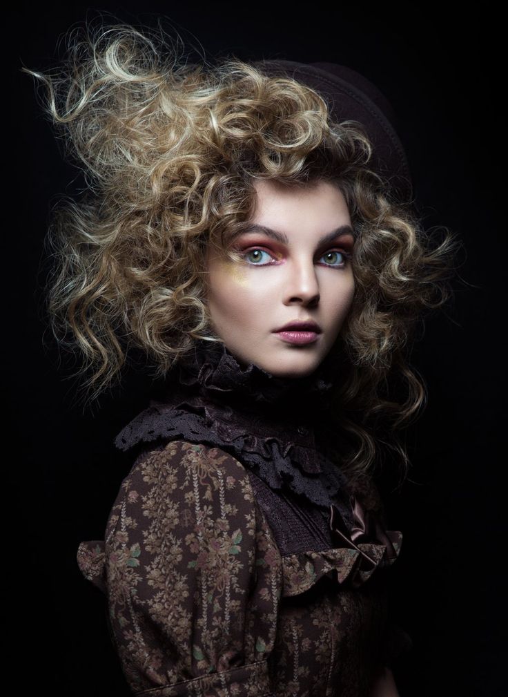 Camren Bicondova Beautiful Magazine Shoot Wallpapers