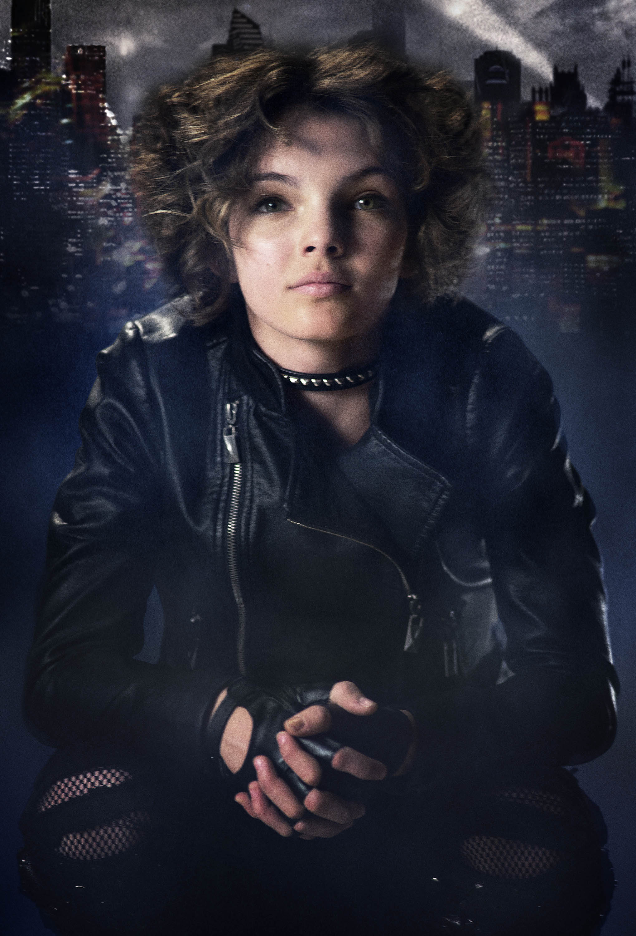 Camren Bicondova Sexy Black Dress Wallpapers