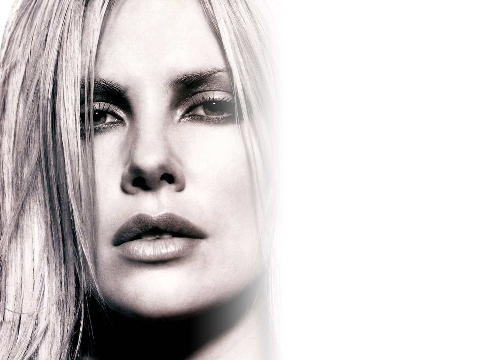 Charlize Theron 2017 Wallpapers