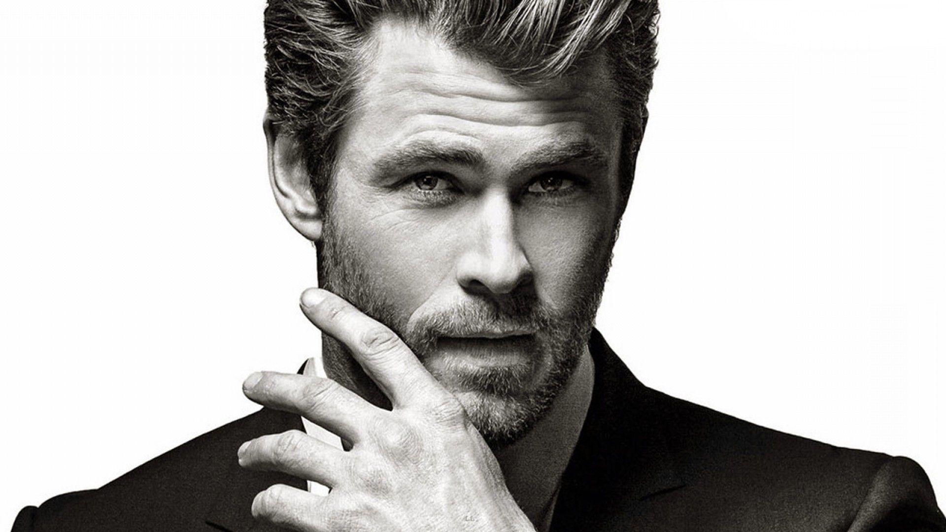 Chris Hemsworth Wallpapers