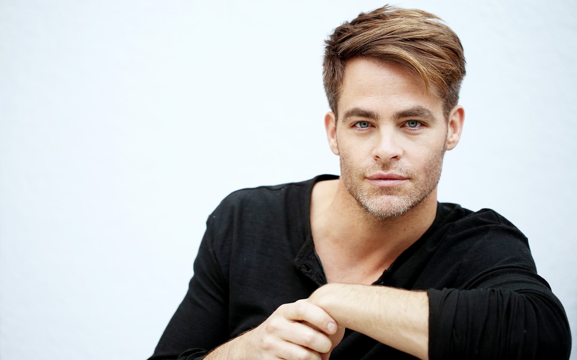 Chris Pine Latest Photoshoot Wallpapers