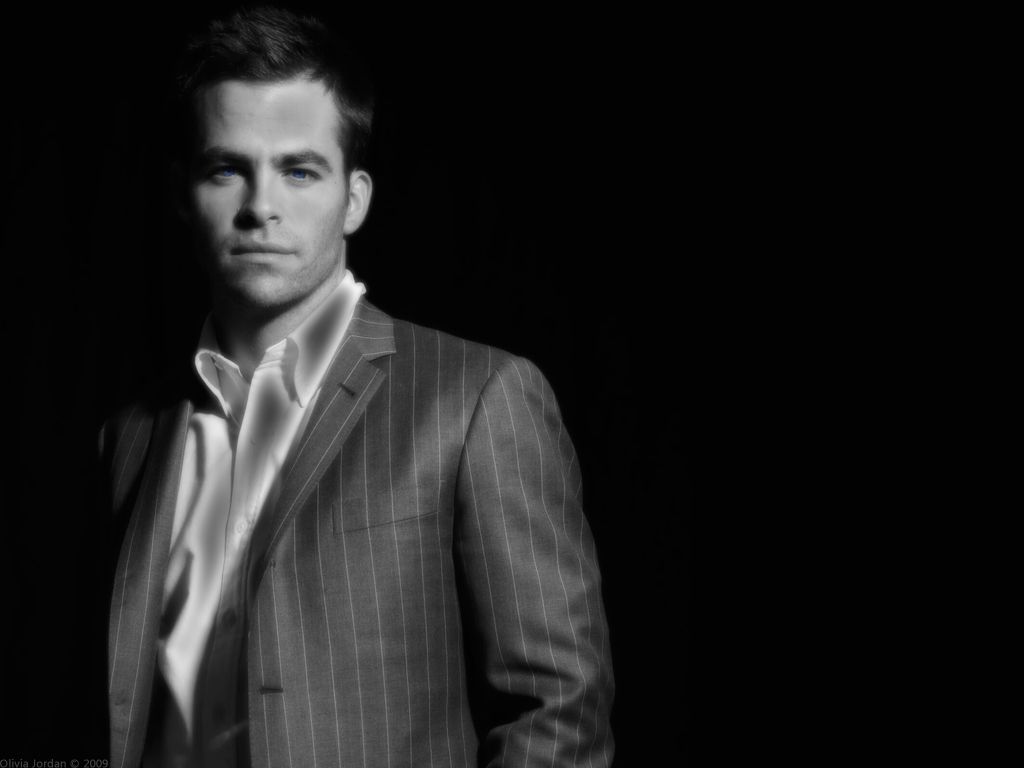 Chris Pine Latest Photoshoot Wallpapers