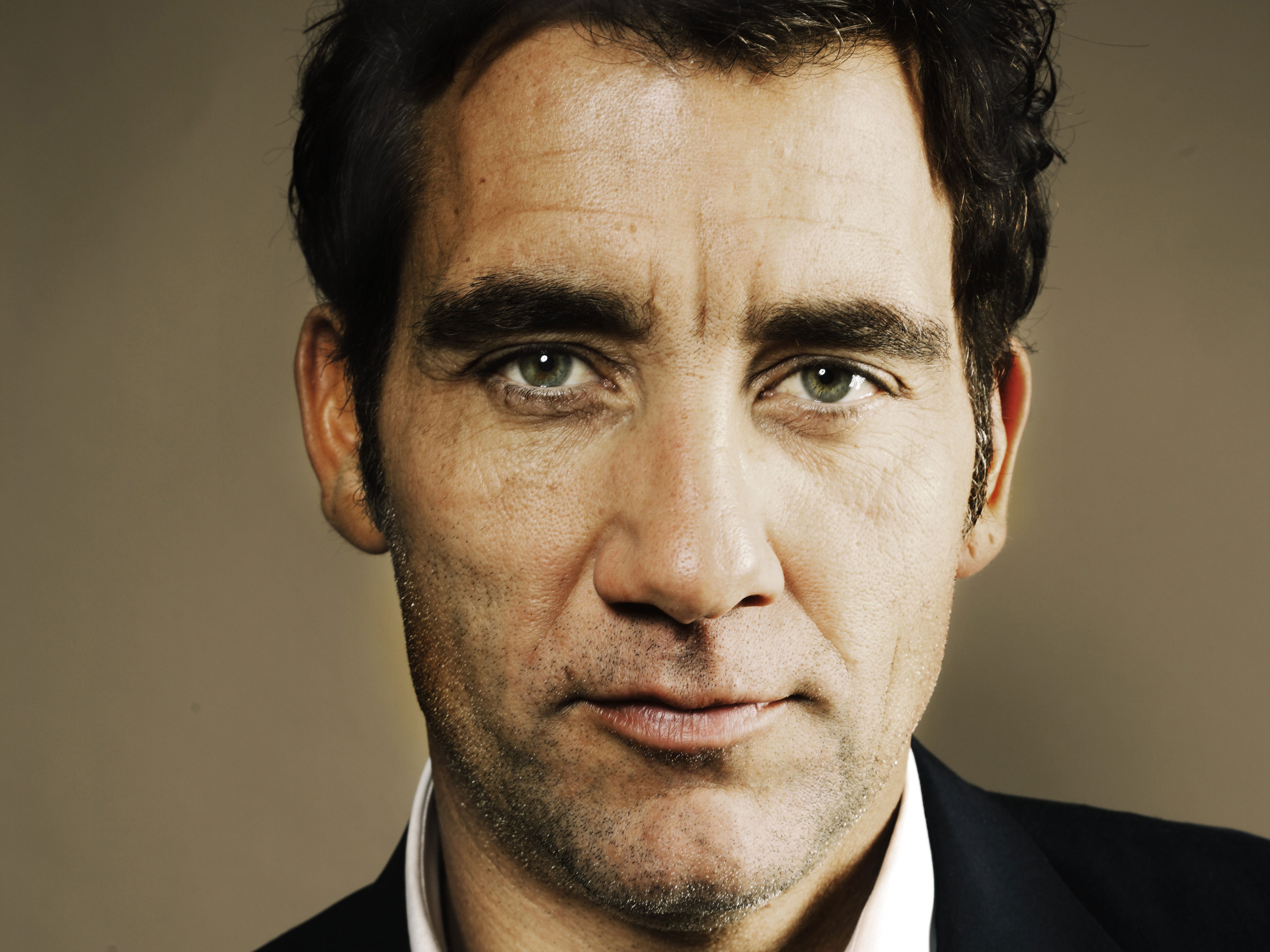 Clive Owen Wallpapers