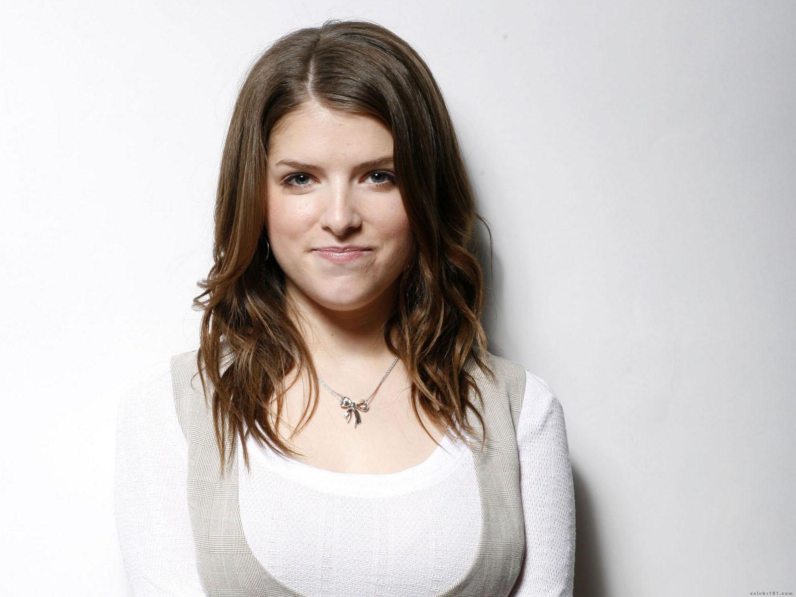 Cute Anna Kendrick Wallpapers