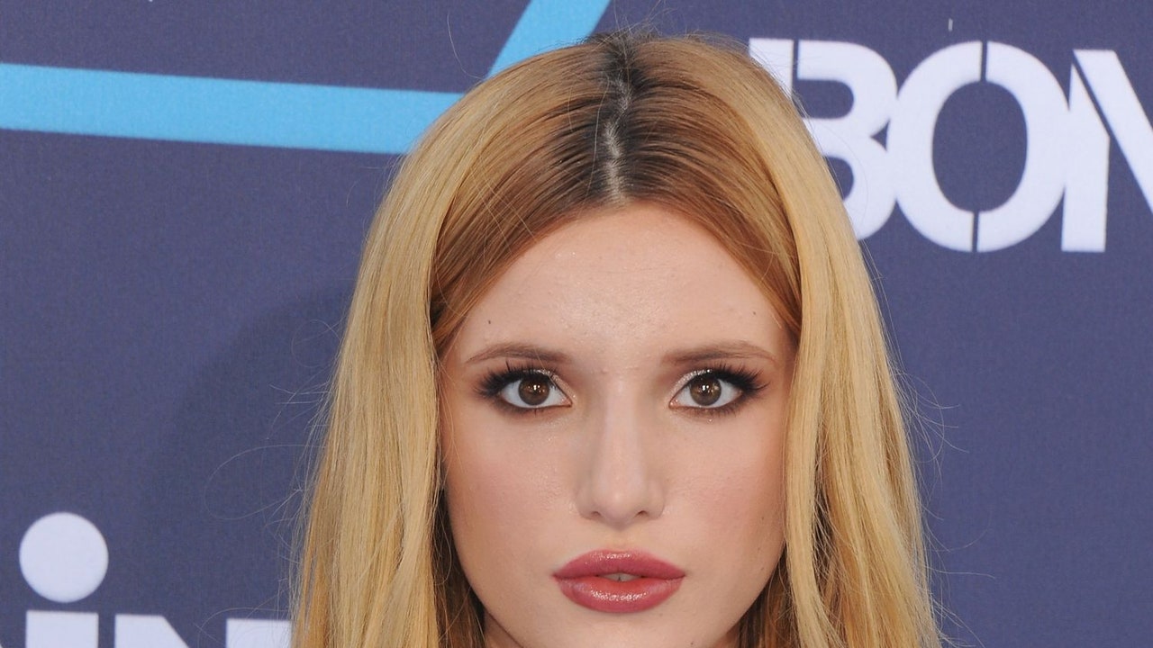 Cute Bella Thorne in Pink Skirt Wallpapers