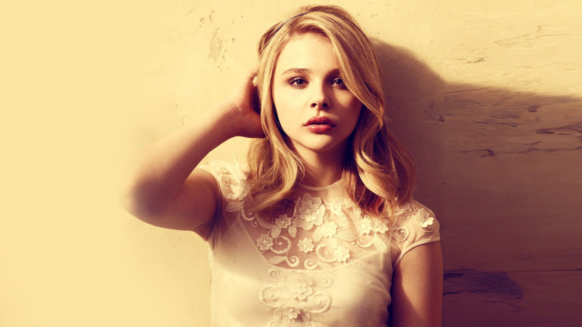 Cute Chloe Grace Moretz Wallpapers