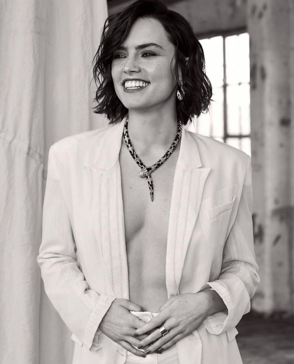 Cute Daisy Ridley Wallpapers