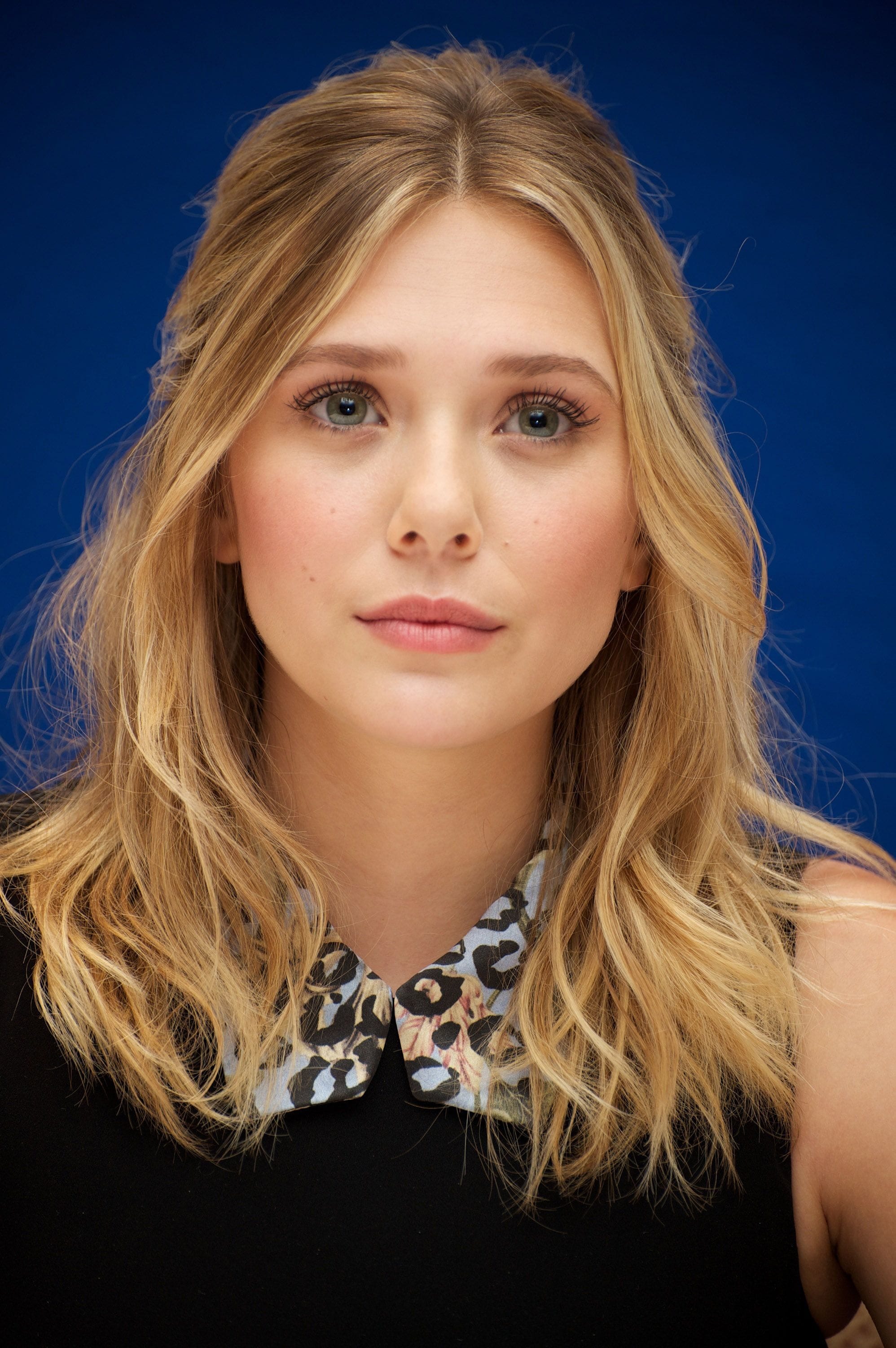 Cute Elizabeth Olsen Wallpapers