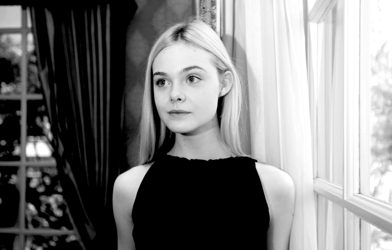 Cute Elle Fanning Wallpapers