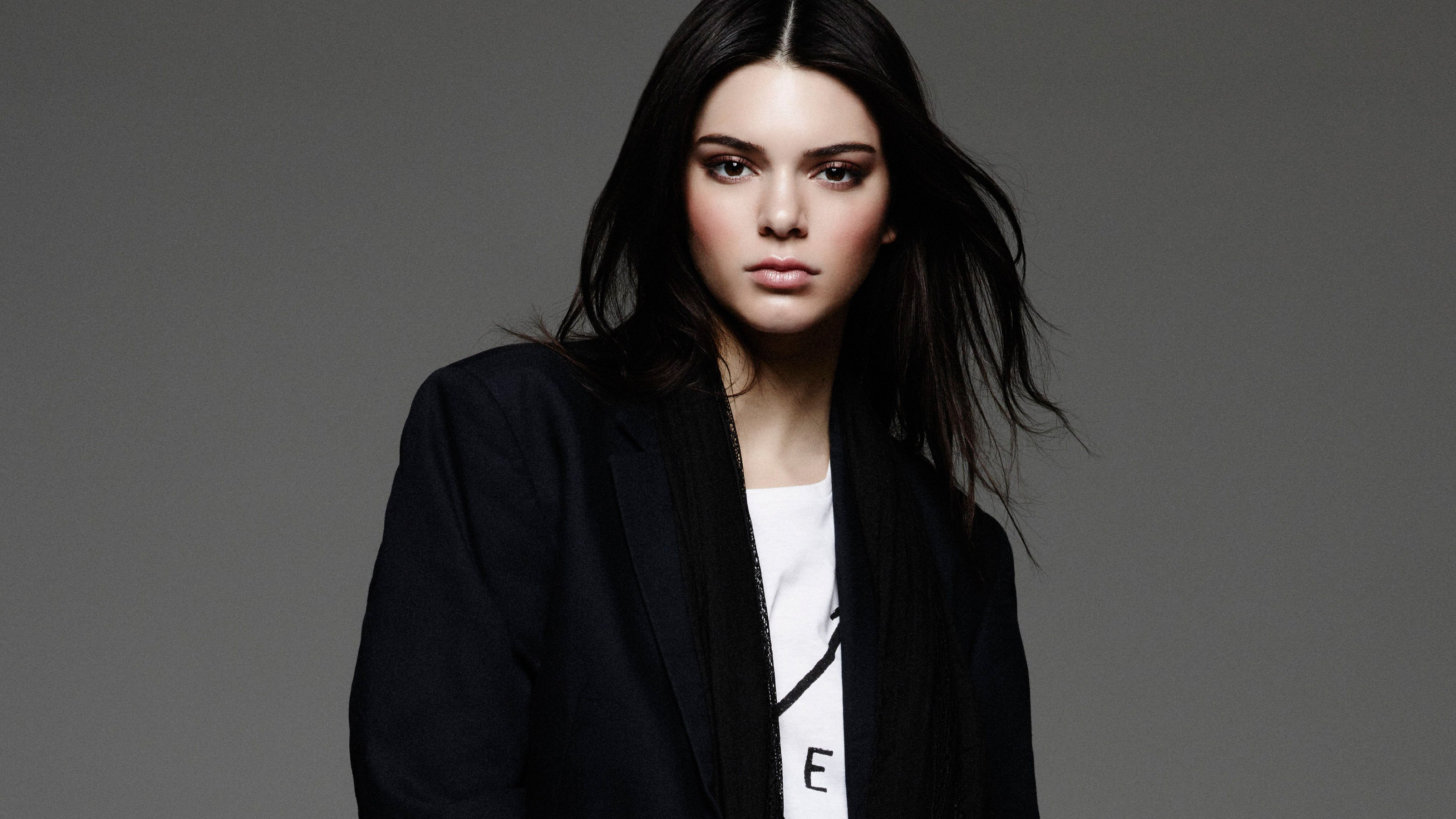 Cute Kendall Jenner Wallpapers