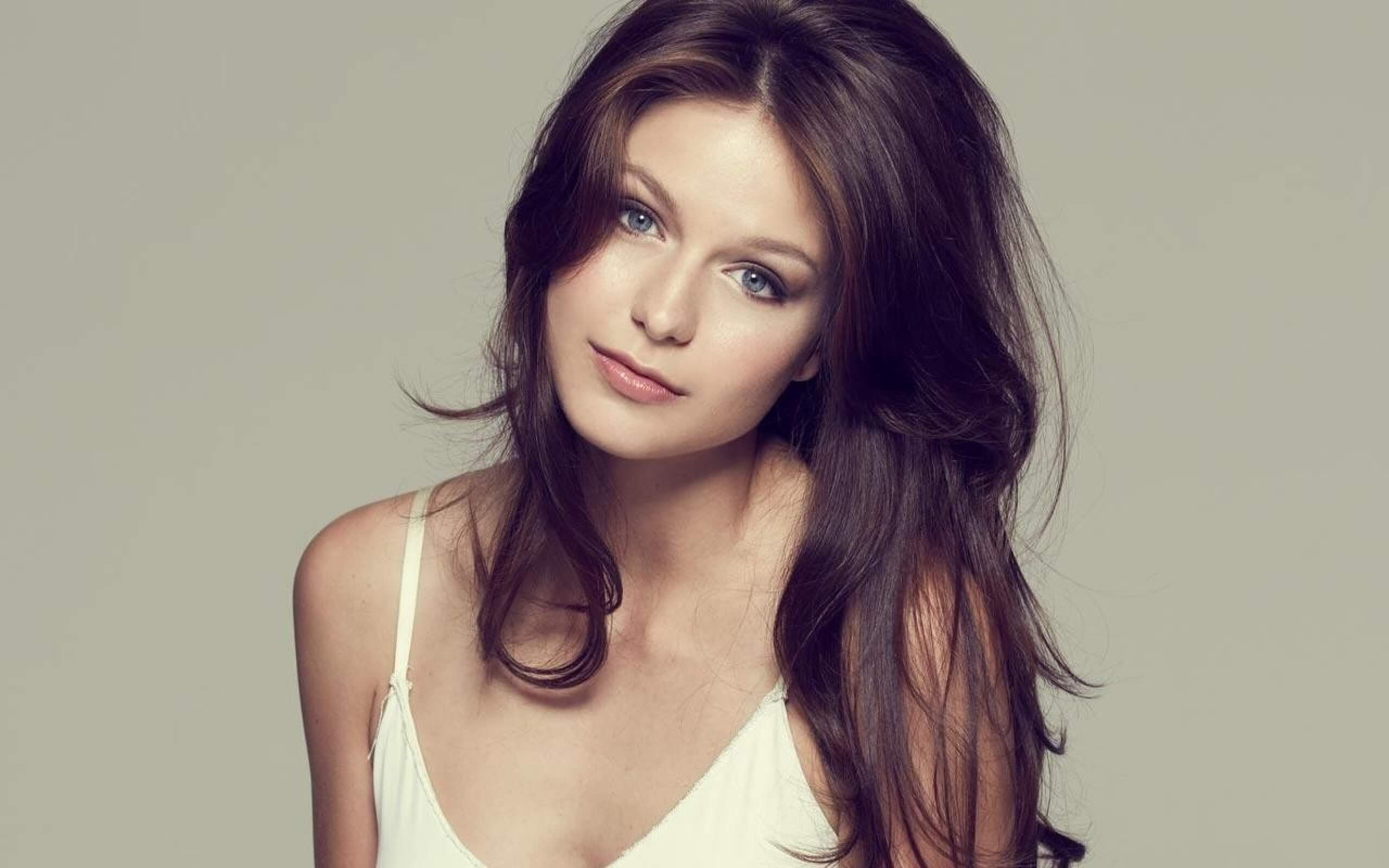 Cute Melissa Benoist Portrait Wallpapers