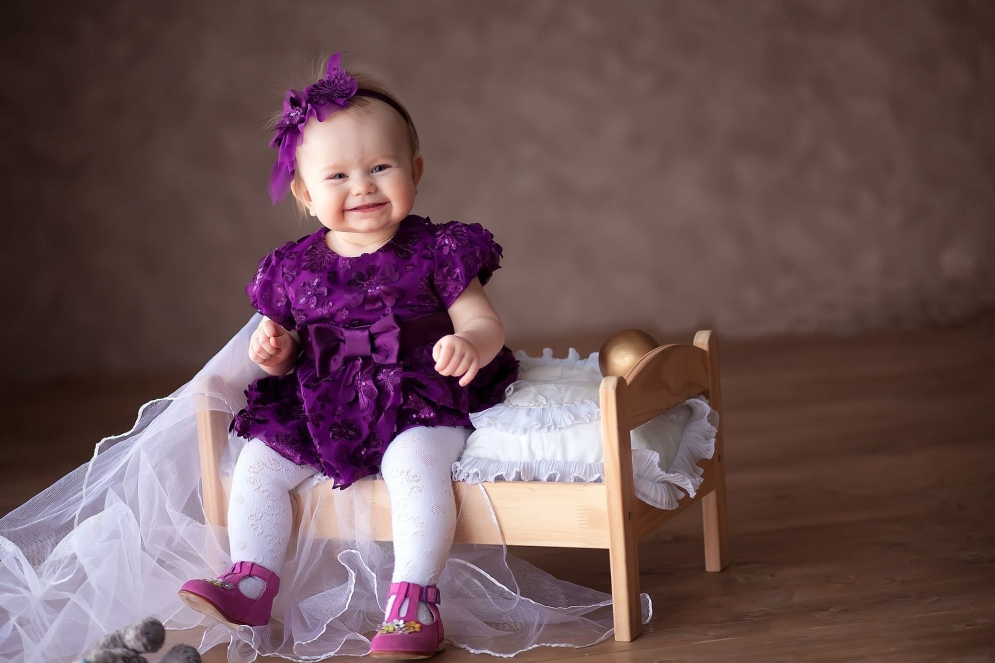 Cute Model In Purple Dress Wallpapers