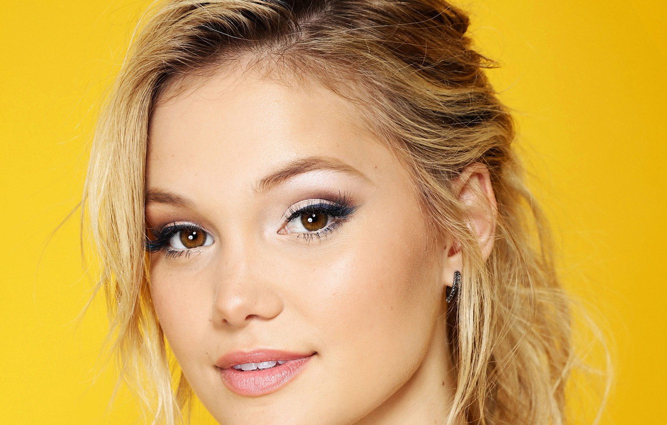 Cute Olivia Holt Wallpapers