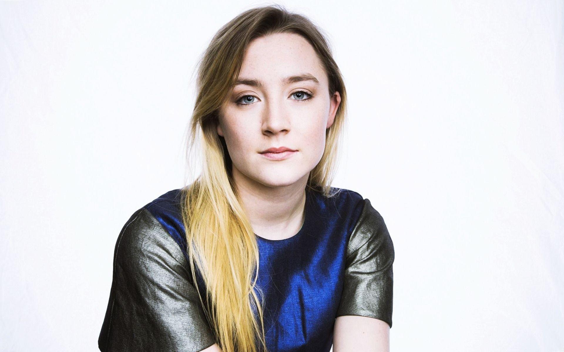 Cute Saoirse Ronan Wallpapers