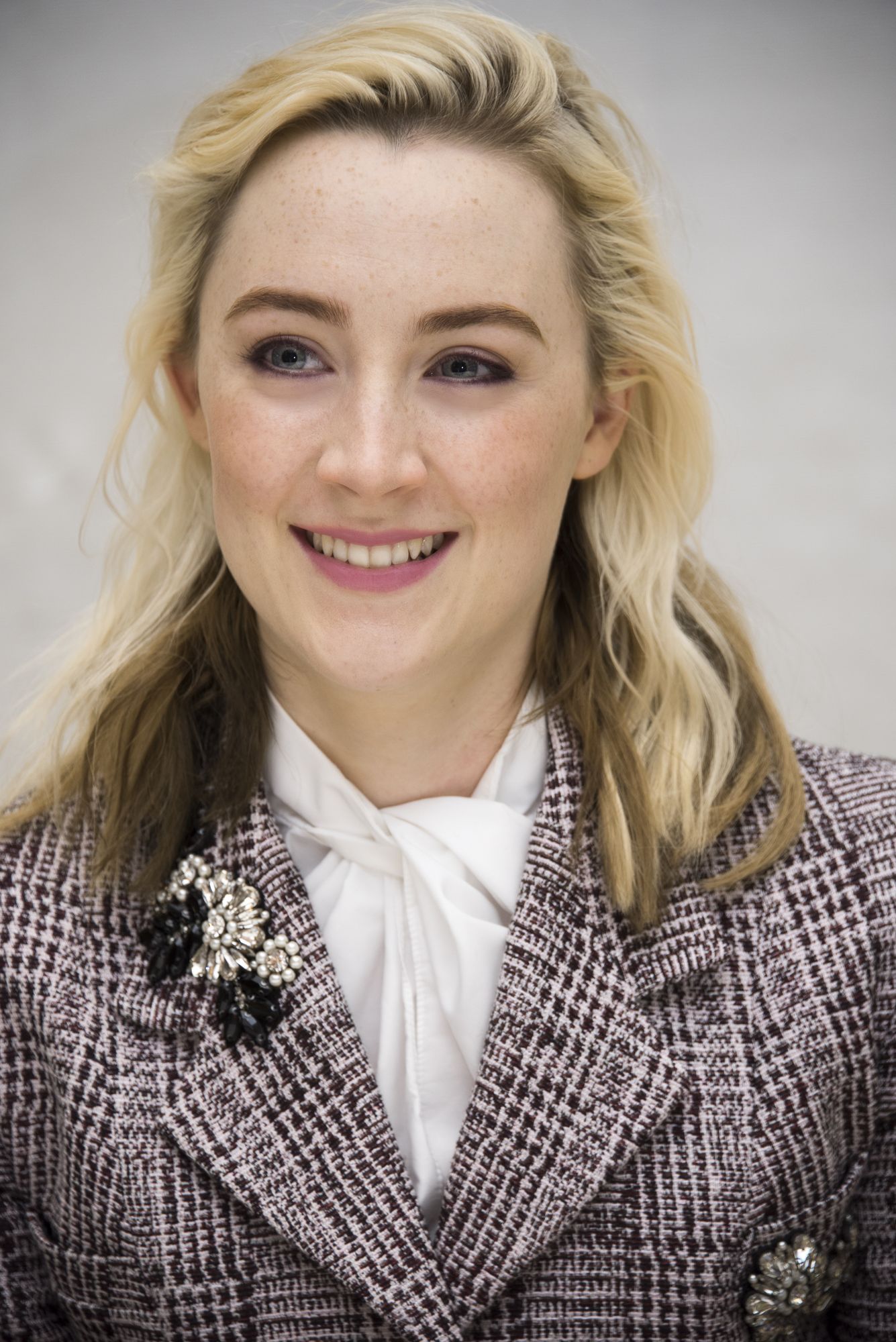 Cute Saoirse Ronan Wallpapers