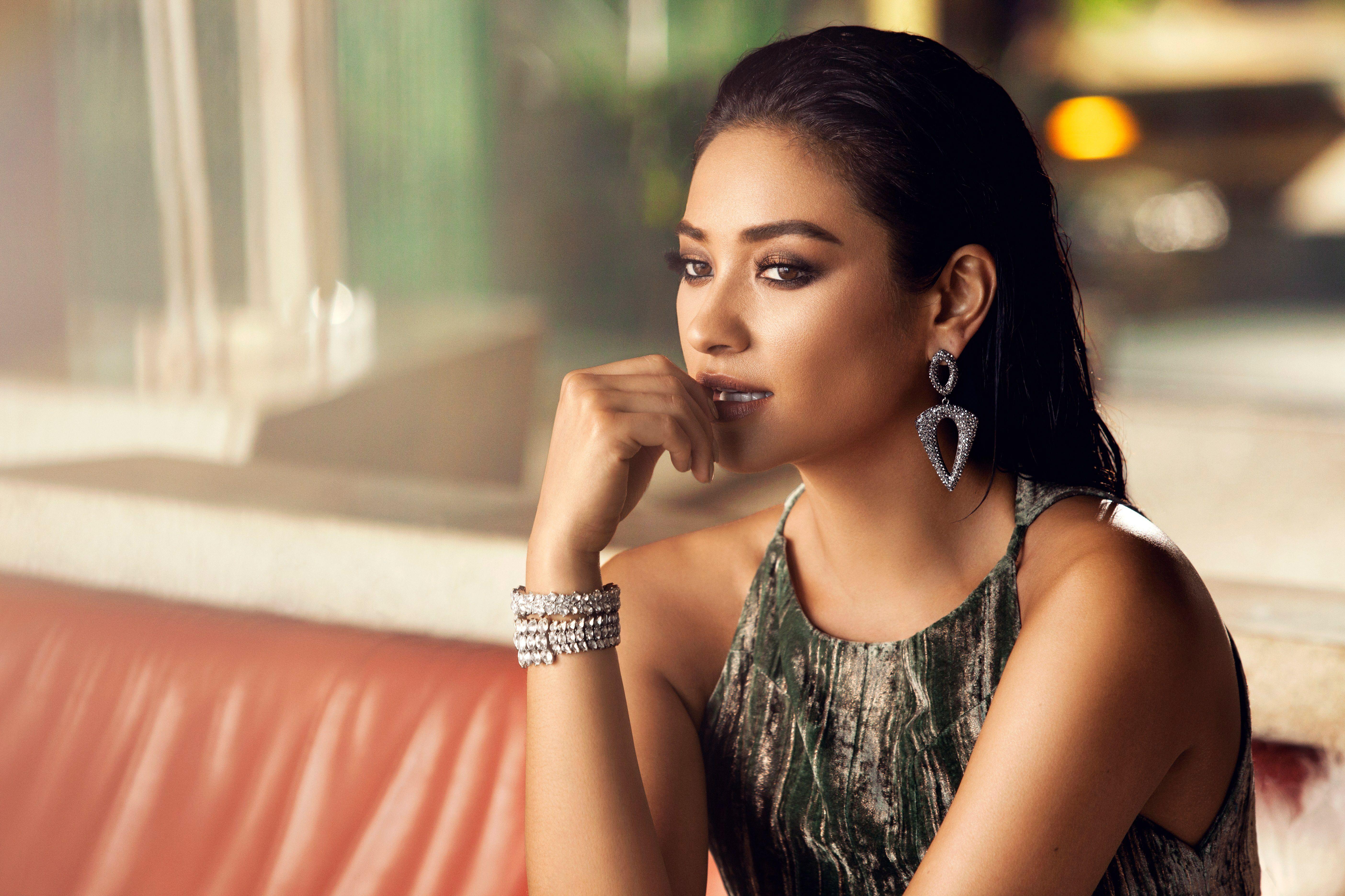 Cute Shay Mitchell Wallpapers