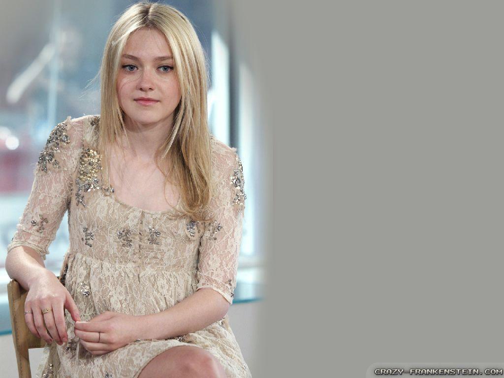 Dakota Fanning 2020 Wallpapers