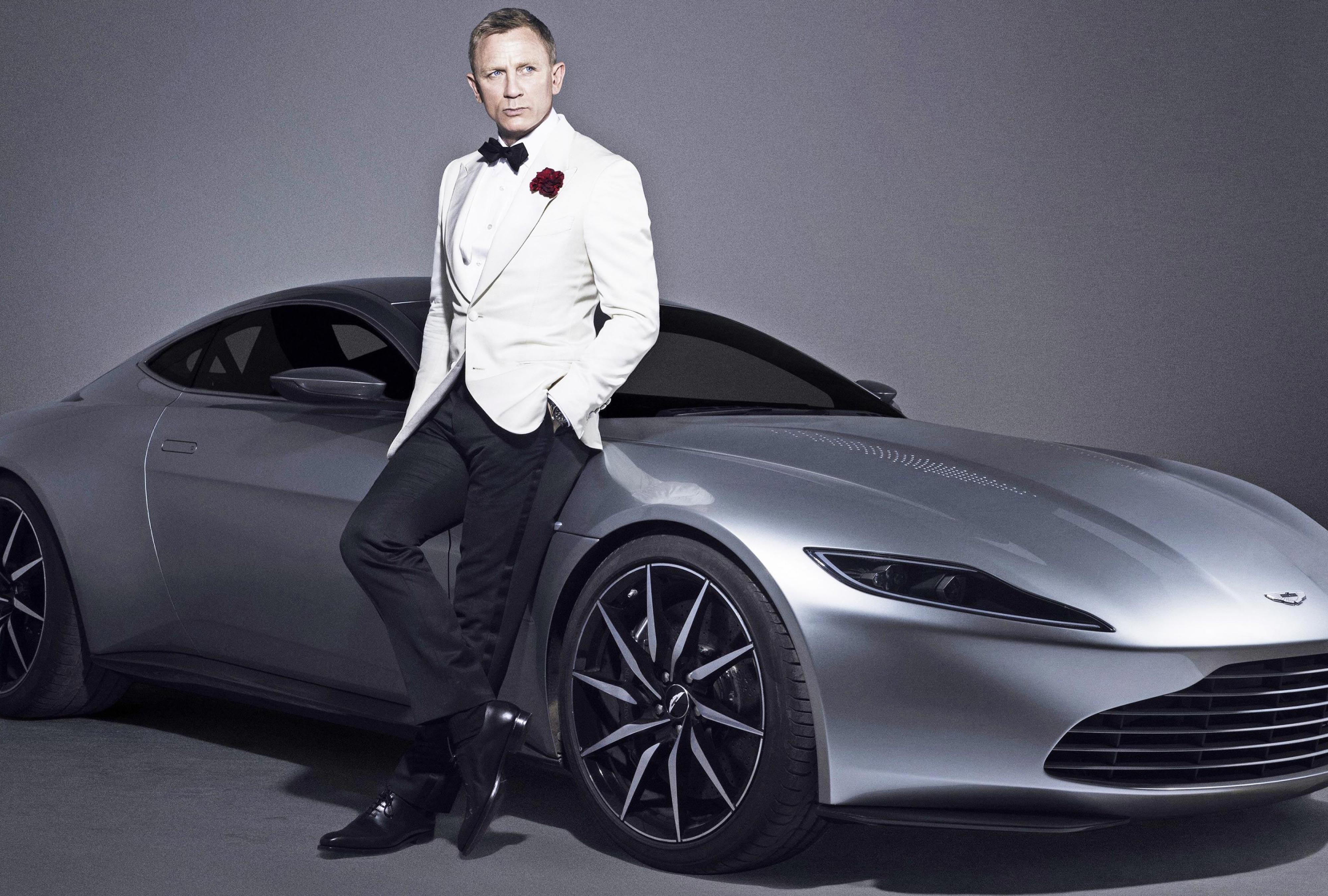 Daniel Craig 007 James Bond Aston Martin Car Wallpapers