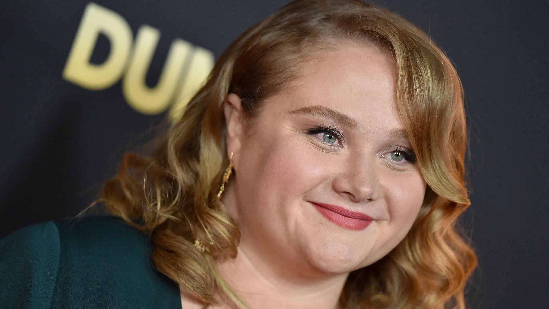 Danielle Macdonald Wallpapers