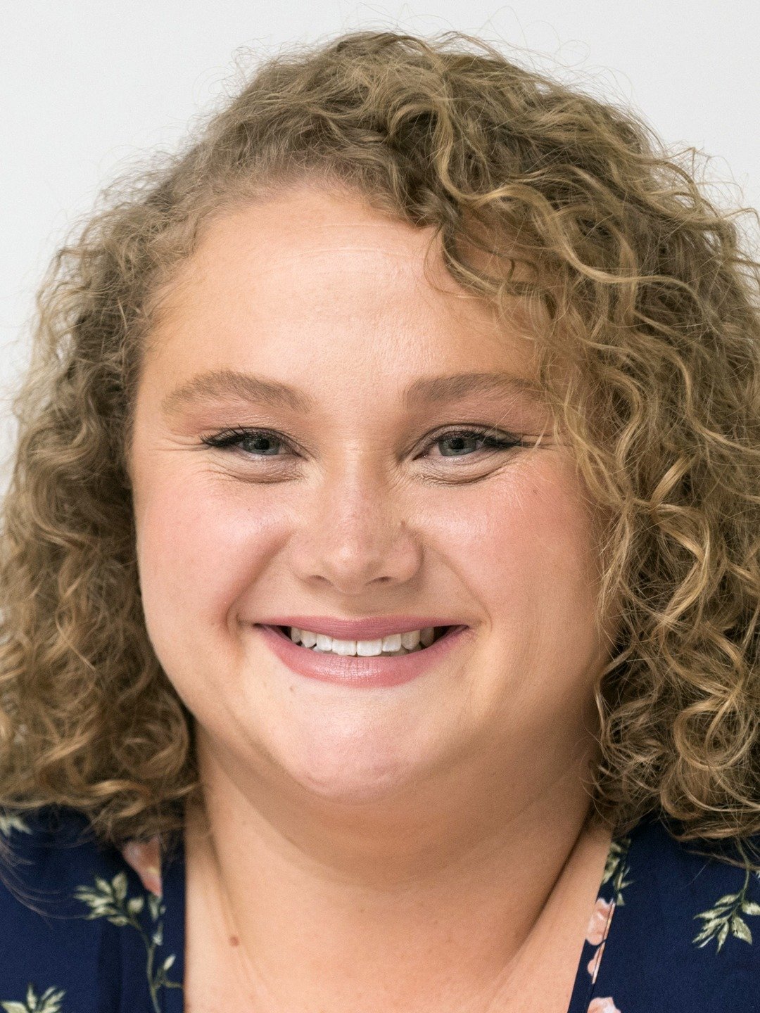 Danielle Macdonald Wallpapers