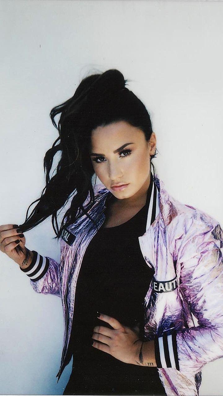 Demi Lovato Portrait 2018 Wallpapers